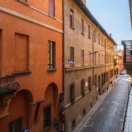 D'azeglio Nel Salotto Di Bologna